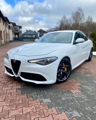 alfa romeo Alfa Romeo Giulia cena 89999 przebieg: 108000, rok produkcji 2017 z Częstochowa